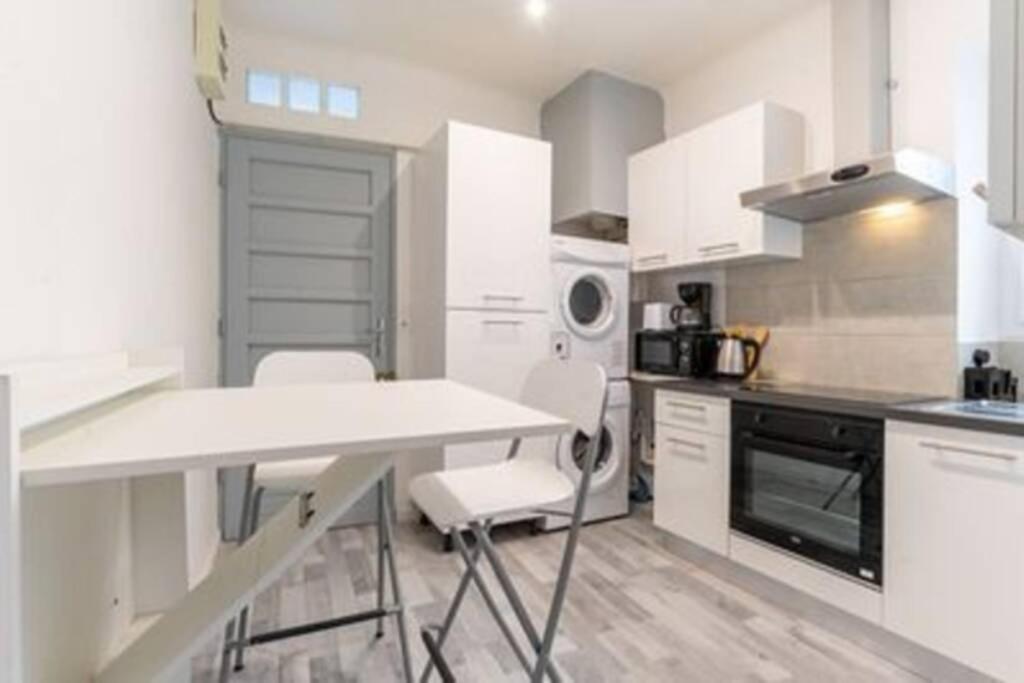 Le Charme Du Medieval Dans Un Appartement Cosy Hyères Exterior foto